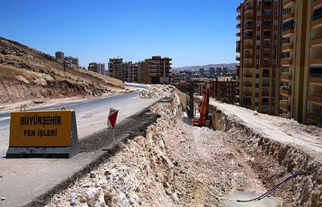 Şanlıurfa'nın 13 ilçesinde yol yapım çalışmaları başladı!