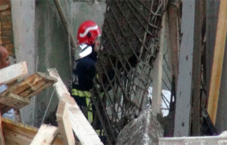 Uşak'ta inşaat çöktü!