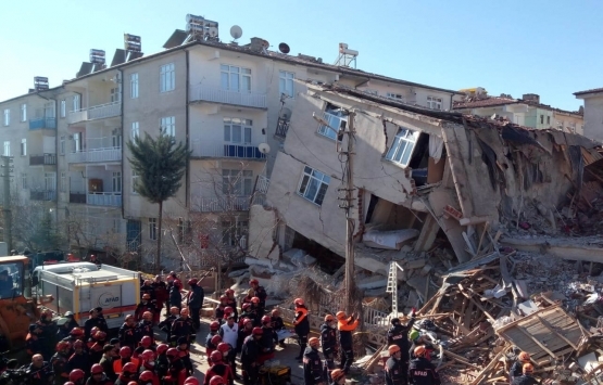 Elazığlı depremzedeler yeni evlerini bekliyor!
