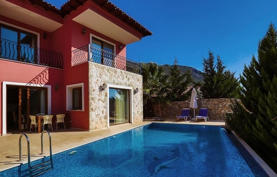 Villa kiralamak isteyen avukat dolandırıldı!