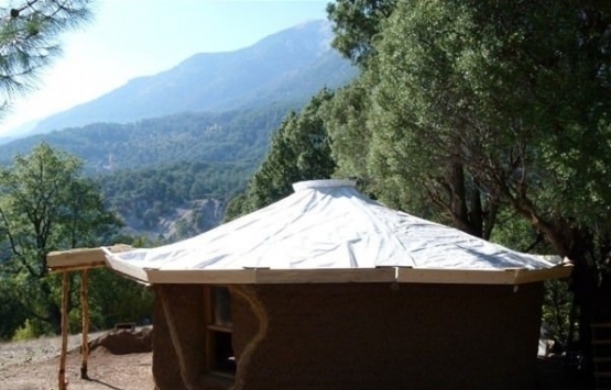 Şehir hayatından sıkılınca 1.500 TL'ye ev yaptılar!