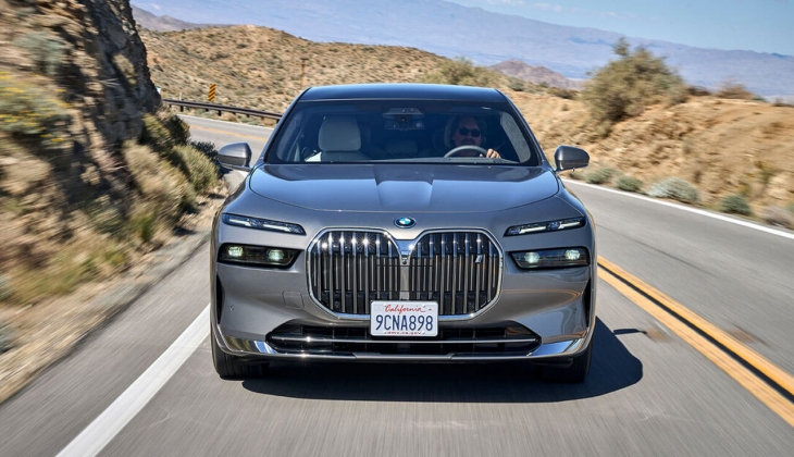 Hız delisi BMW i7 nin özellikleri ve fiyatı nedir? İşte amiral gemisi BMW İ7 2023 07 Şubat fiyat listesi