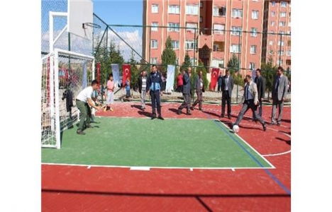 Beyşehir'de çok amaçlı spor sahası açıldı!