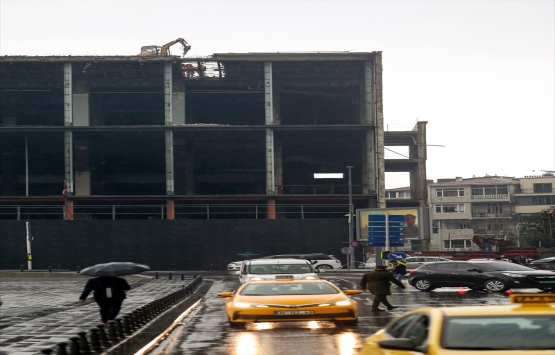 AKM nin çatısı yıkılıyor!