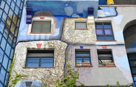 Viyana da Hundertwasser tarafından yapılan ev aslında apartman!