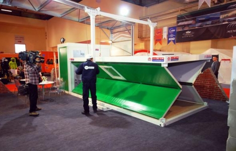 İtalyanlar 6 saatte villa yaptı!