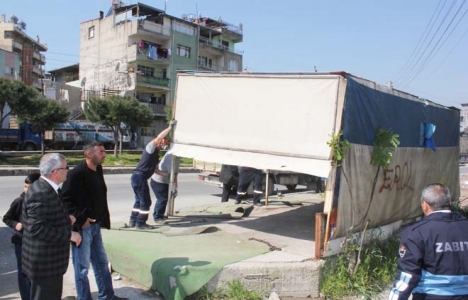 Karabağlar'da metruk binalar yıkılıyor!