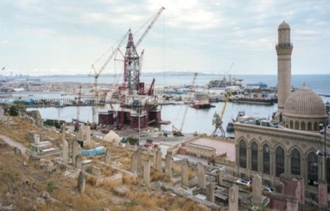 Petrol zengini Bakü de Paris inşa ediliyor!