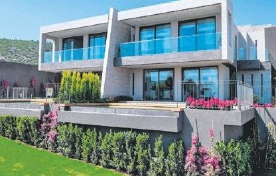 Feryal Gülman Bodrum ve İstanbul dan 7 milyon liralık 2 ev aldı!