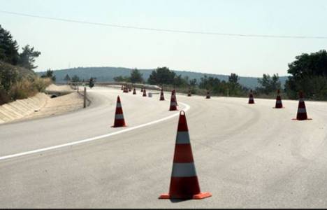 Bilecik'teki şiddetli yağış, karayolunda ulaşımı durdurdu!