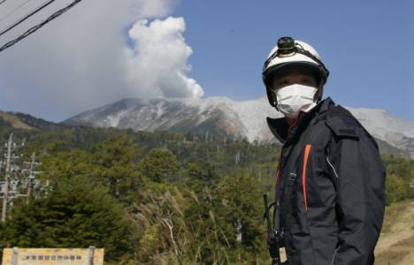 Japonya'daki yanardağ patlamasında 30 kişi öldü!