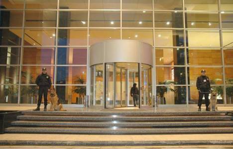 AVM'ler kapıdaki güvenliğin kaldırılmasını istiyor!