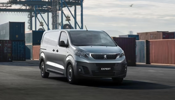 Hem aileler hem de ticari taşımacılık için uygun ''Peugeot Expert'' serisi Mayıs fiyatı merak ediliyor