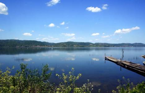 Sapanca Gölü, yaşanan kuraklık nedeniyle en düşük seviyeye ulaştı!
