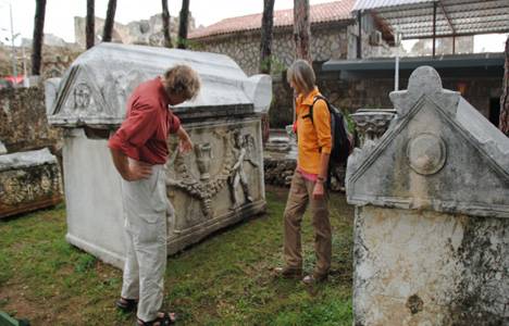 Side Müzesi ve antik tiyatroyu geçen yıl 190 bin turist ziyaret etti!