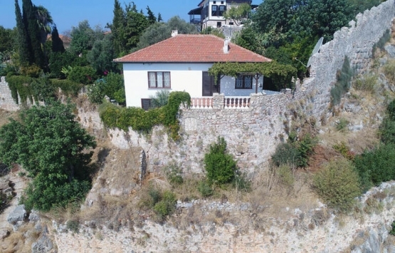 Alanya da Walter Godina ya ait ev 727 bin TL ye kamulaştırılıyor!