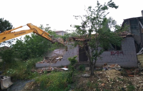 İzmit'te 68 kaçak yapı yıkıldı!