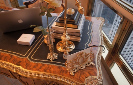 İşte Donald Trump ın Manhattan daki altın kaplamalı evi!