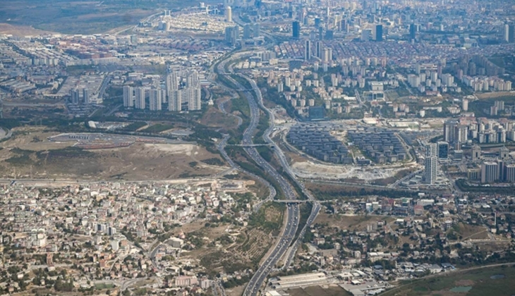 Gayrimenkul uzmanı Murat Gültekin'den yatırım tavsiyesi: Şehir ve ilçe merkezine yakın fiyatı düşük toprak alın!