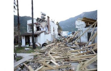Kumluca Adrasan'da hakkında yıkım kararı bulunan işletme yıkıldı!