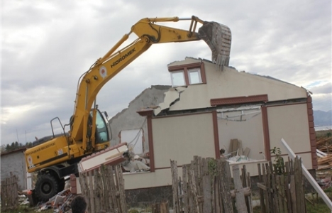 Samsun Çarşamba'da 6 kaçak ev yıkıldı!