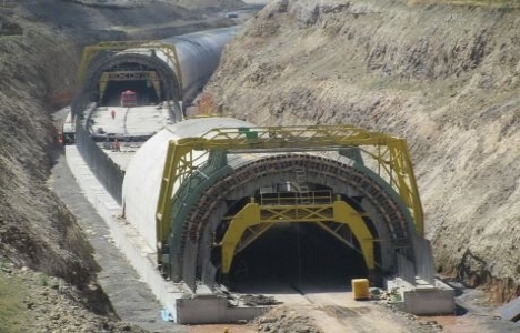 Bakü-Tiflis-Kars demiryolu hattı projesi yarım kaldı!