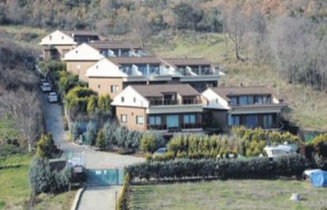 Özcan Deniz, Rumelifeneri Köyü nde 1 milyon TL ye ev aldı!