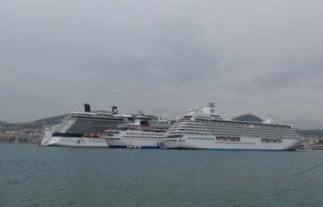 Kuşadası'na kruvaziyerle turist yağdı!