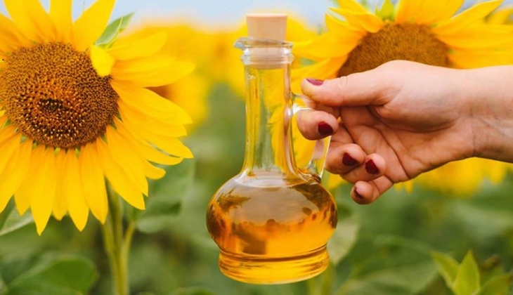 Bayram öncesi ayçiçek yağında bomba indirim! Kampanyayı duyan o markete akın etti!