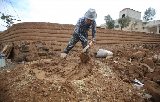 Ürdünlü akademisyenin geleneksel yöntemlerle yaptığı ev büyük ilgi görüyor!