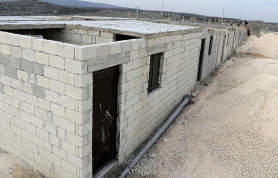 İdlib'te briket evler inşa ediliyor ve çadırlar kuruluyor!