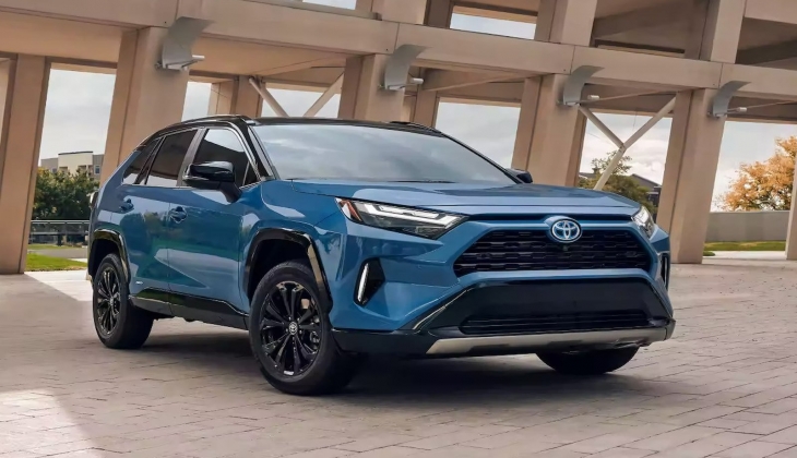 Toyota Rav4 Hybrid'den çılgın fiyat: Ağustos 2023 fiyat listesini görenler şaşkınlığını gizleyemedi