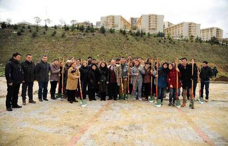 Kocaeli Üniversitesi Umuttepe Yerleşkesi'ne bin ağaç dikildi!