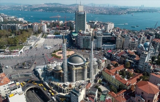 Taksim Camisi'nin ince işçiliğinin yüzde 35'i tamamlandı!