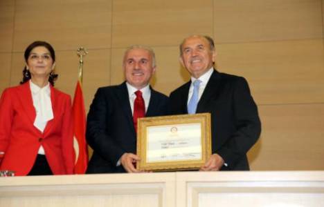 Kadir Topbaş mazbatasını aldı!