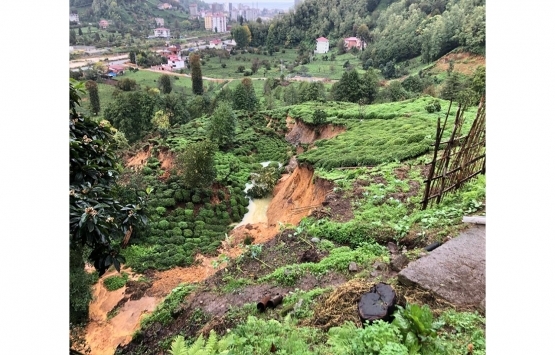 Rize'de heyelan nedeniyle 3 ev boşatıldı!