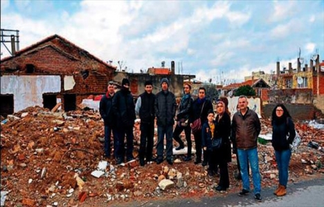 İzmir Gaziemir'de dolandırıcı iki müteahhite suç duyurusunda bulunuldu!