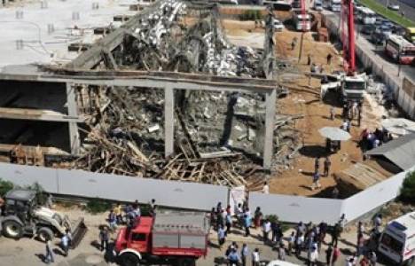 Mersin Gazi Mustafa Kemal Bulvarı'nda inşaat çöktü!