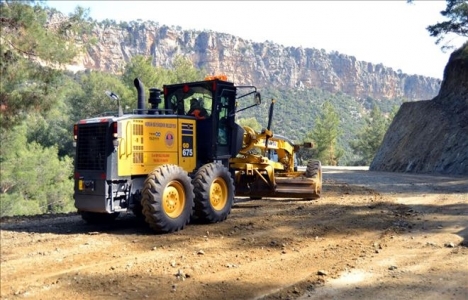 Mersin genelinde yol onarım ve asfaltlama çalışmaları sürüyor!