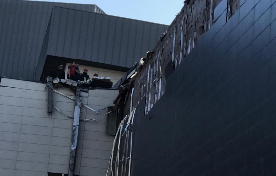 Erciyes Üniversitesi nde inşaat halindeki kongre binasının çatısı çöktü!