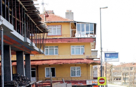 Kentsel dönüşüm çalışmaları yol işgaline sebep oluyor!