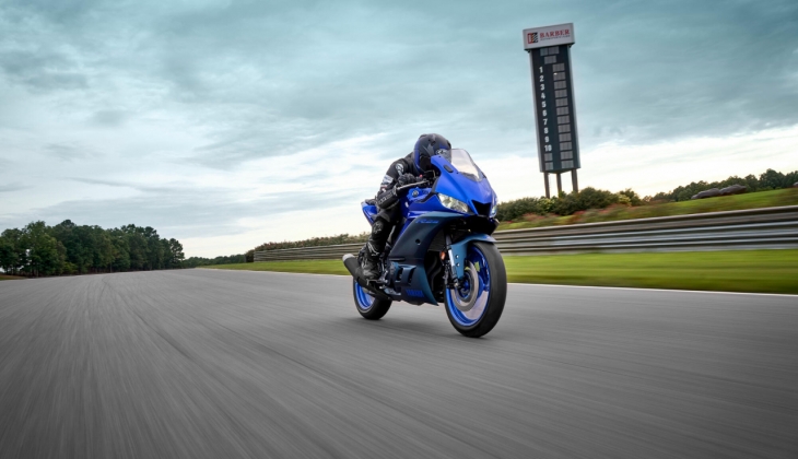 Süperspor motosiklette bu fırsat kaçmaz! İşte Yamaha R25’in 20 Eylül 2022 fiyat listesi…