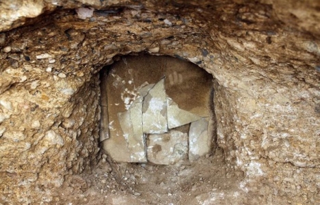 Konya'daki kazı çalışmalarında mezar bulundu!