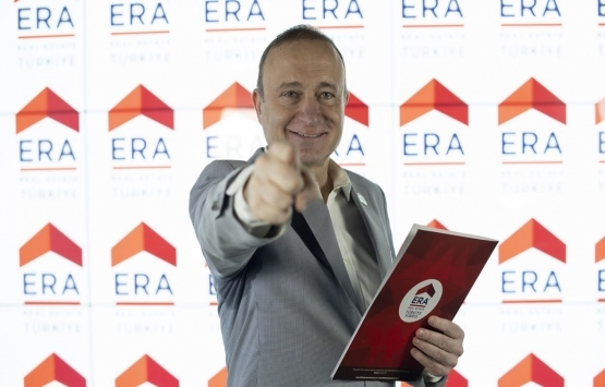 Alphan Manas kimdir?