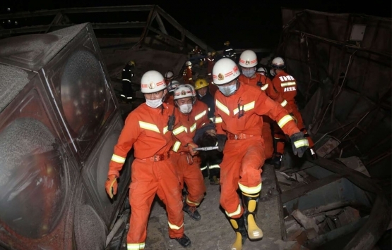 Çin de koronavirüslü hastaların bulunduğu otel çöktü!