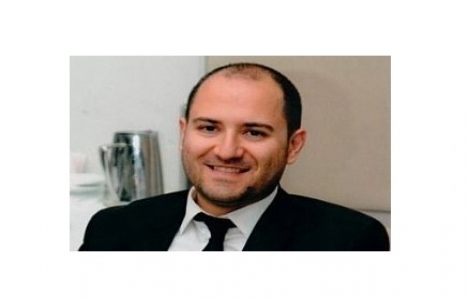 Mert Kayasü kimdir?