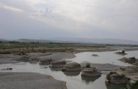 Batman'da tarihi köprünün ayakları tescillendi!