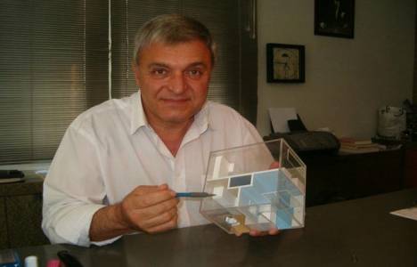 Ahmet Vefik Alp kimdir?