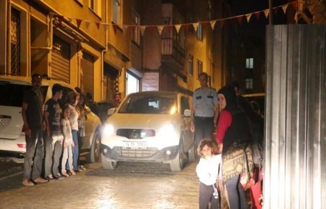 Beyoğlu'nda tedbirsiz inşaat nedeniyle binalarda çatlaklar oluştu!