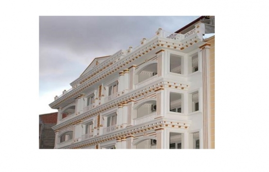 Malatya'daki altın kaplamalı apartman görenleri hayrete düşürüyor!